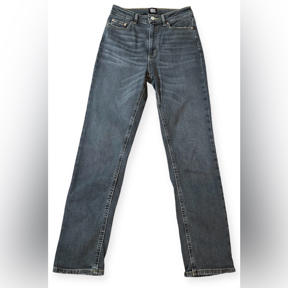 BDG Girlfriend Highrise Straight Leg Jeans - An Urban Outfitters Brand